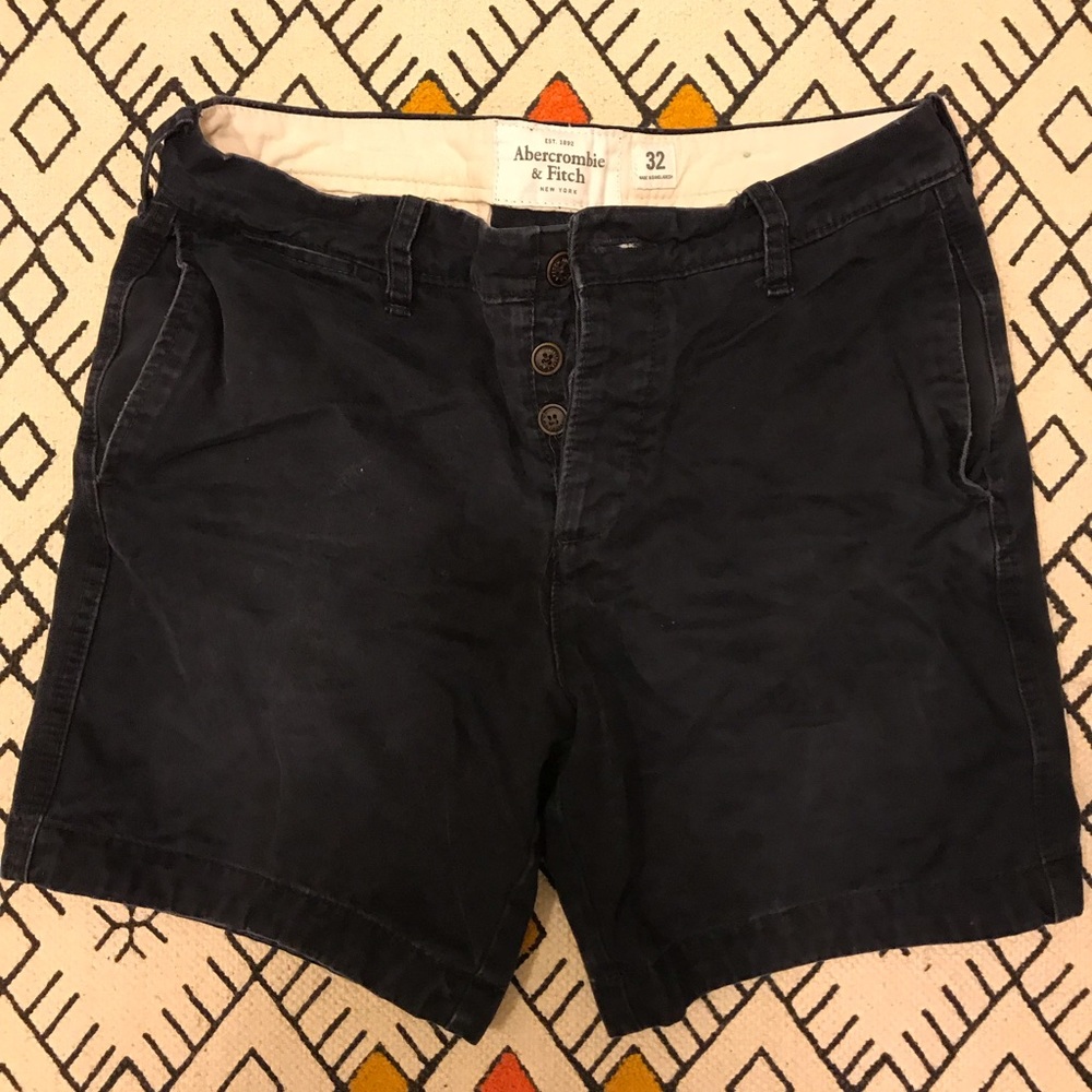 A&F Men’s chino shorts